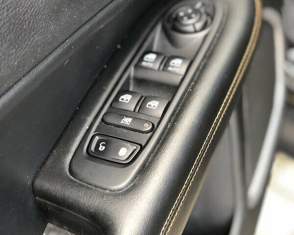 Чорний Джип Compass, об'ємом двигуна 2.4 л та пробігом 128 тис. км за 16650 $, фото 18 на Automoto.ua