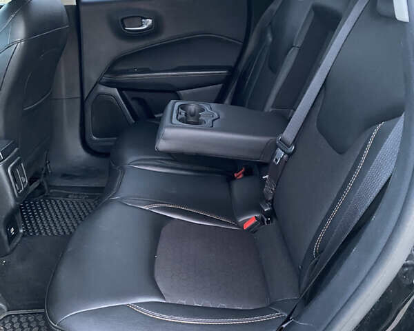 Черный Джип Компас, объемом двигателя 2.4 л и пробегом 100 тыс. км за 14300 $, фото 7 на Automoto.ua