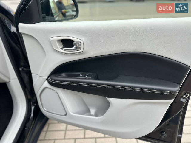 Черный Джип Компас, объемом двигателя 2.36 л и пробегом 157 тыс. км за 15300 $, фото 24 на Automoto.ua