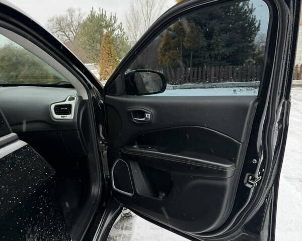 Черный Джип Компас, объемом двигателя 2.36 л и пробегом 110 тыс. км за 11700 $, фото 29 на Automoto.ua