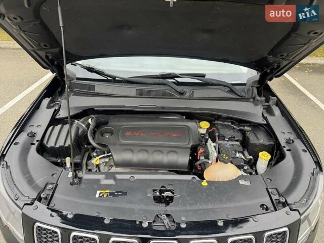 Черный Джип Компас, объемом двигателя 2.36 л и пробегом 110 тыс. км за 15000 $, фото 39 на Automoto.ua