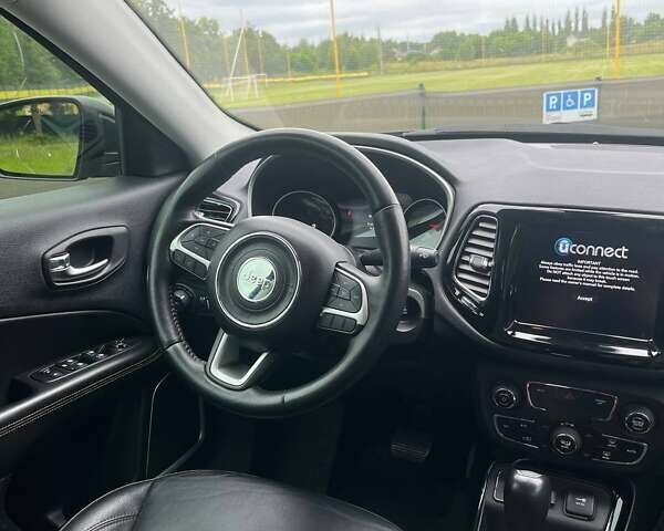 Джип Compass 2018 у Чернігові на Automoto.ua Чорний Джип Compass, об'ємом двигуна 2.36 л та пробігом 100 тис. км за 16400 $, фото 22 на Automoto.ua