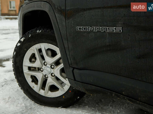 Чорний Джип Compass, об'ємом двигуна 2.4 л та пробігом 33 тис. км за 15590 $, фото 6 на Automoto.ua