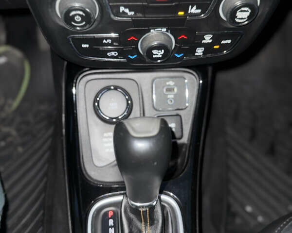 Чорний Джип Compass, об'ємом двигуна 2.36 л та пробігом 139 тис. км за 16499 $, фото 45 на Automoto.ua