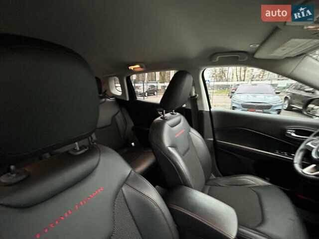 Черный Джип Компас, объемом двигателя 2.36 л и пробегом 165 тыс. км за 19000 $, фото 41 на Automoto.ua