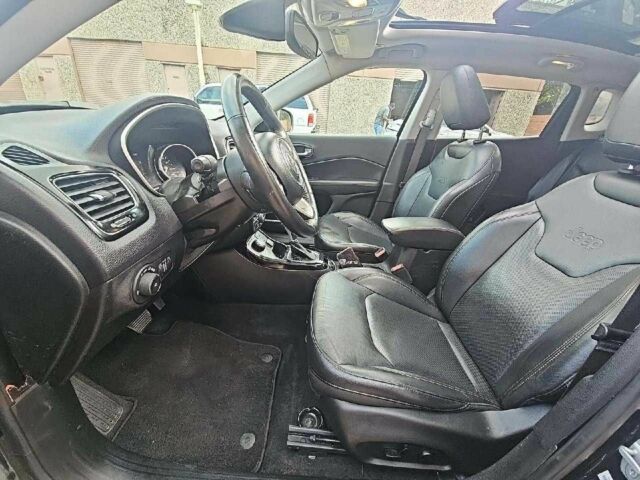 Черный Джип Компас, объемом двигателя 0 л и пробегом 72 тыс. км за 10800 $, фото 3 на Automoto.ua