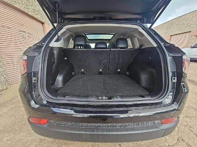 Черный Джип Компас, объемом двигателя 0 л и пробегом 72 тыс. км за 10800 $, фото 6 на Automoto.ua