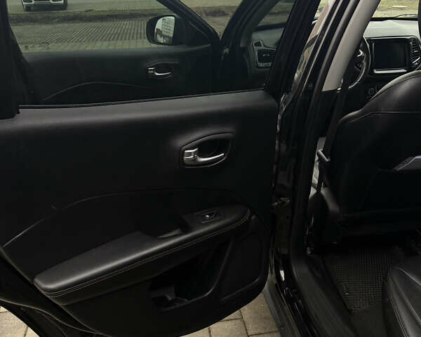 Черный Джип Компас, объемом двигателя 2.4 л и пробегом 58 тыс. км за 16300 $, фото 20 на Automoto.ua