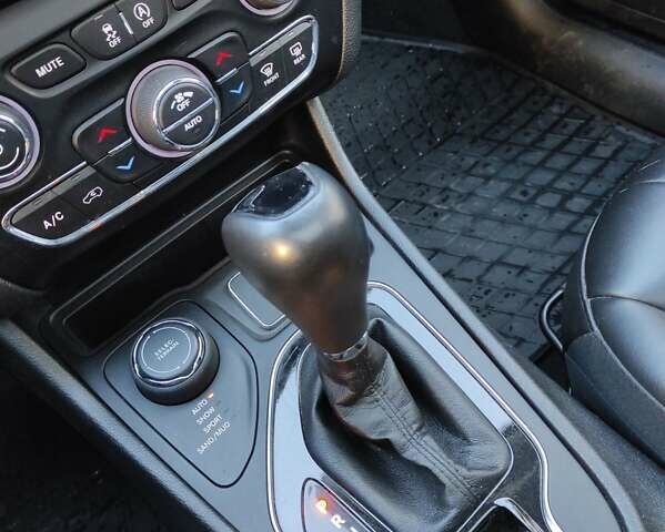 Черный Джип Компас, объемом двигателя 2.36 л и пробегом 70 тыс. км за 15500 $, фото 5 на Automoto.ua