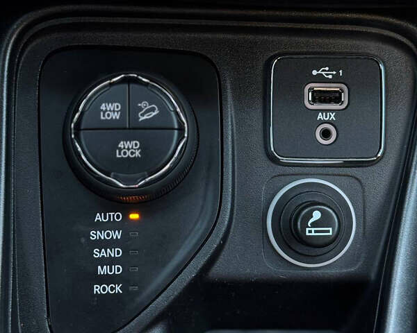 Чорний Джип Compass, об'ємом двигуна 2 л та пробігом 232 тис. км за 18900 $, фото 36 на Automoto.ua