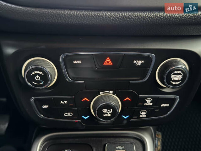 Черный Джип Компас, объемом двигателя 2.4 л и пробегом 174 тыс. км за 15700 $, фото 49 на Automoto.ua