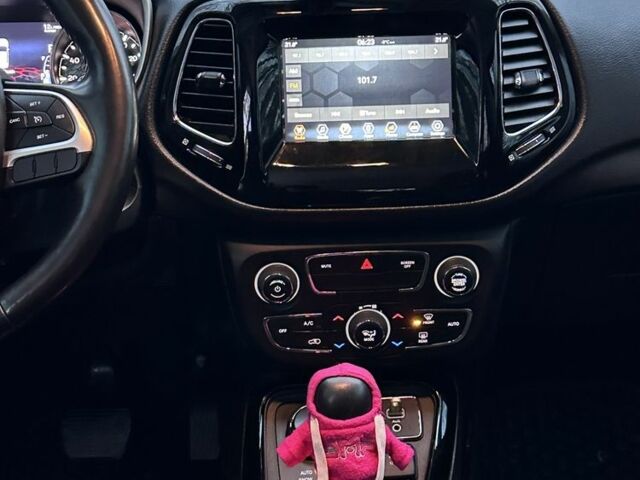 Черный Джип Компас, объемом двигателя 2.4 л и пробегом 98 тыс. км за 17300 $, фото 9 на Automoto.ua