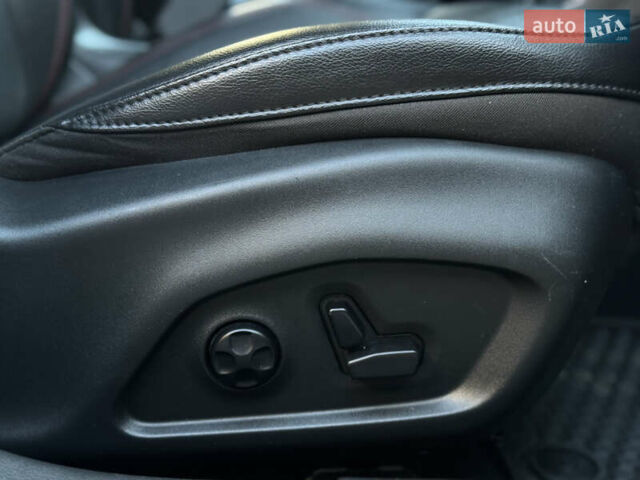 Джип Compass 2019 у Луцьку на Automoto.ua Чорний Джип Compass, об'ємом двигуна 2 л та пробігом 231 тис. км за 18999 $, фото 29 на Automoto.ua