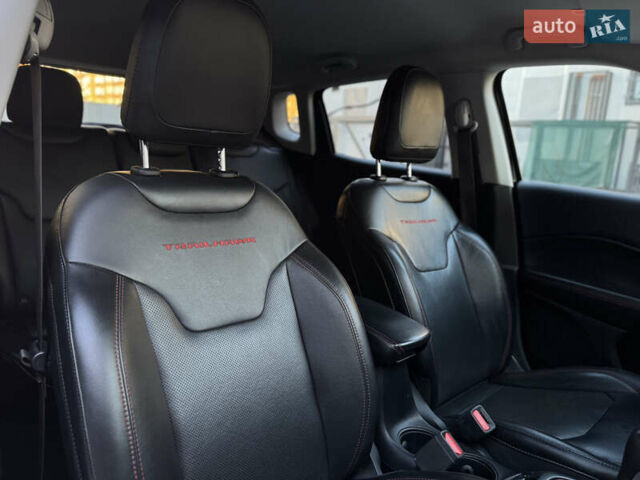 Джип Compass 2019 у Луцьку на Automoto.ua Чорний Джип Compass, об'ємом двигуна 2 л та пробігом 231 тис. км за 18999 $, фото 31 на Automoto.ua