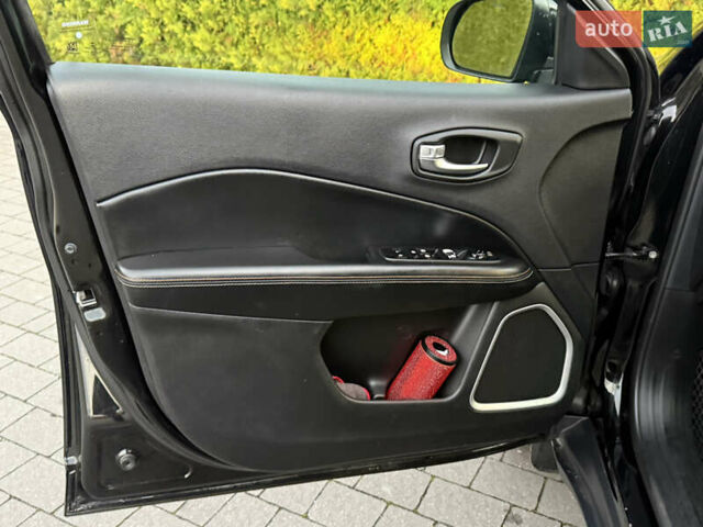 Черный Джип Компас, объемом двигателя 2.4 л и пробегом 174 тыс. км за 15700 $, фото 43 на Automoto.ua