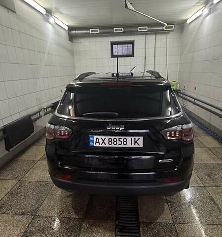 Черный Джип Компас, объемом двигателя 2.4 л и пробегом 100 тыс. км за 16300 $, фото 1 на Automoto.ua