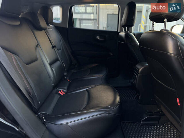 Джип Compass 2019 у Луцьку на Automoto.ua Чорний Джип Compass, об'ємом двигуна 2 л та пробігом 231 тис. км за 18999 $, фото 35 на Automoto.ua