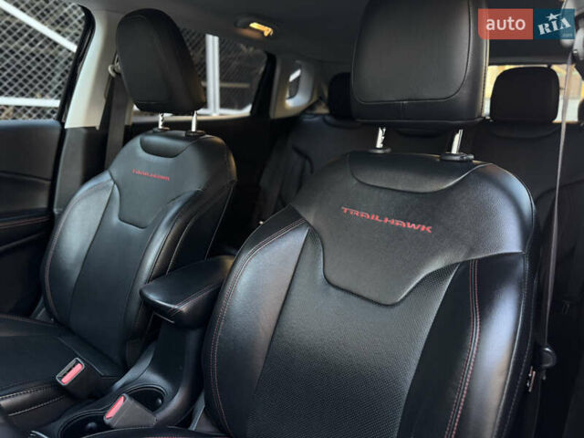 Джип Compass 2019 у Луцьку на Automoto.ua Чорний Джип Compass, об'ємом двигуна 2 л та пробігом 231 тис. км за 18999 $, фото 45 на Automoto.ua