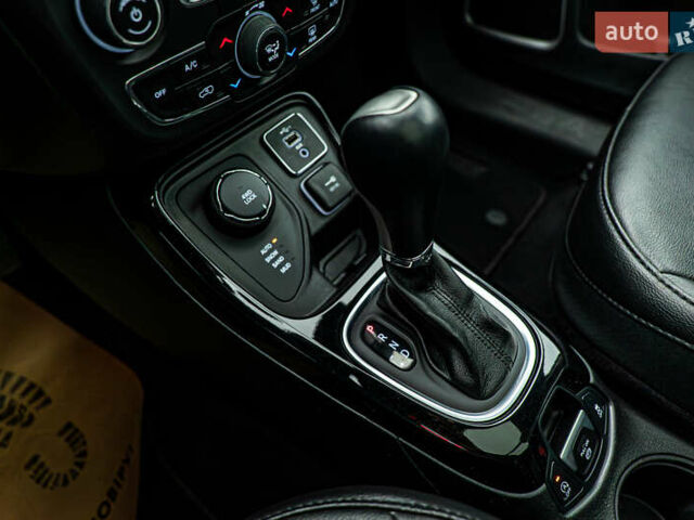 Джип Compass 2019 у Києві на Automoto.ua Чорний Джип Compass, об'ємом двигуна 2.4 л та пробігом 101 тис. км за 15402 $, фото 18 на Automoto.ua