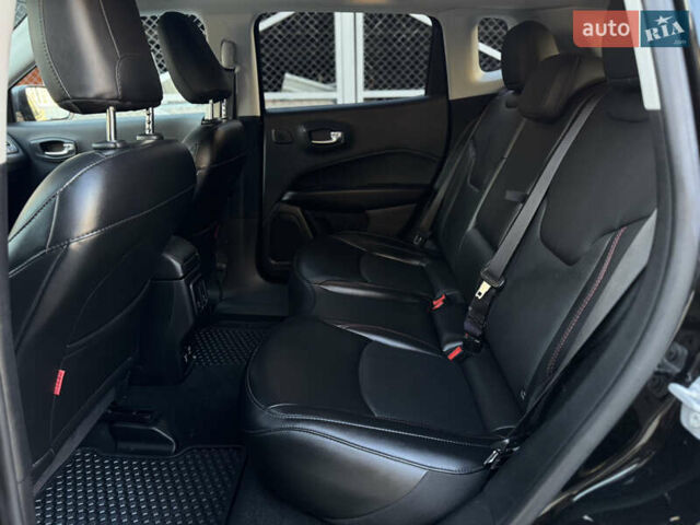 Джип Compass 2019 у Луцьку на Automoto.ua Чорний Джип Compass, об'ємом двигуна 2 л та пробігом 231 тис. км за 18999 $, фото 42 на Automoto.ua