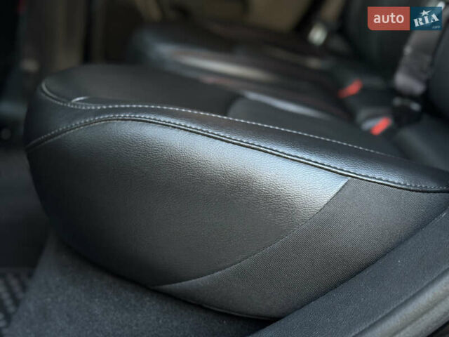 Джип Compass 2019 у Луцьку на Automoto.ua Чорний Джип Compass, об'ємом двигуна 2 л та пробігом 231 тис. км за 18999 $, фото 41 на Automoto.ua