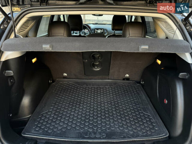 Джип Compass 2019 у Луцьку на Automoto.ua Чорний Джип Compass, об'ємом двигуна 2 л та пробігом 231 тис. км за 18999 $, фото 38 на Automoto.ua