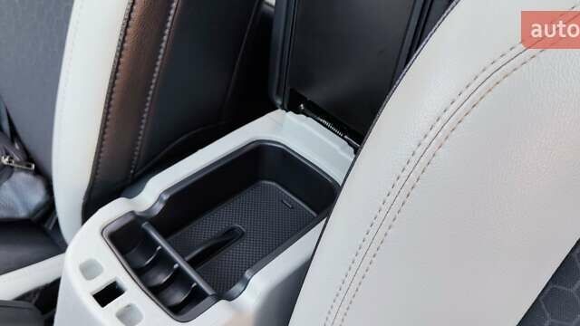 Чорний Джип Compass, об'ємом двигуна 2.4 л та пробігом 53 тис. км за 16700 $, фото 4 на Automoto.ua