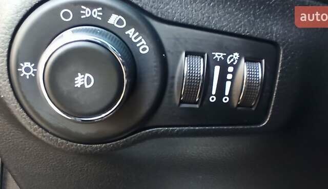 Черный Джип Компас, объемом двигателя 2.4 л и пробегом 150 тыс. км за 12700 $, фото 10 на Automoto.ua