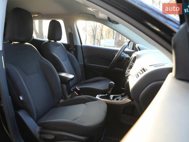 Черный Джип Компас, объемом двигателя 2.4 л и пробегом 52 тыс. км за 16500 $, фото 9 на Automoto.ua