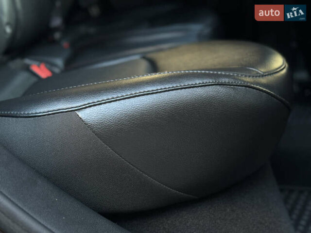 Джип Compass 2019 у Луцьку на Automoto.ua Чорний Джип Compass, об'ємом двигуна 2 л та пробігом 231 тис. км за 18999 $, фото 33 на Automoto.ua