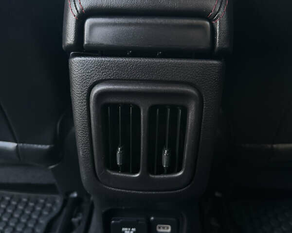 Джип Compass 2019 у Луцьку на Automoto.ua Чорний Джип Compass, об'ємом двигуна 2 л та пробігом 231 тис. км за 18999 $, фото 39 на Automoto.ua