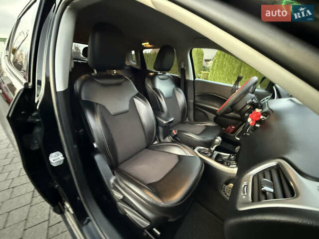 Черный Джип Компас, объемом двигателя 2.4 л и пробегом 174 тыс. км за 15700 $, фото 26 на Automoto.ua