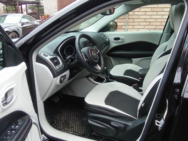 Черный Джип Компас, объемом двигателя 2.4 л и пробегом 53 тыс. км за 15500 $, фото 6 на Automoto.ua