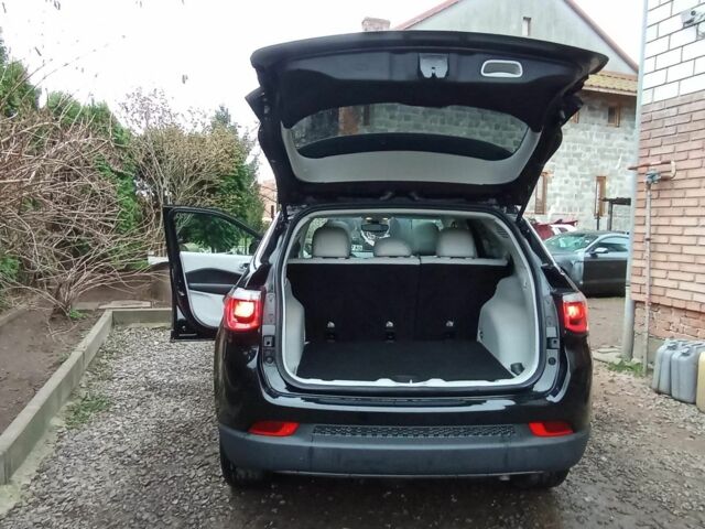 Черный Джип Компас, объемом двигателя 2.4 л и пробегом 53 тыс. км за 15500 $, фото 5 на Automoto.ua