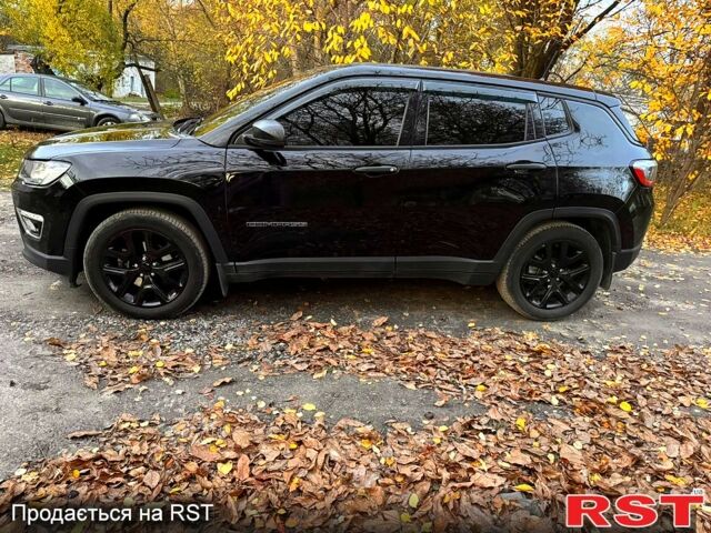 Черный Джип Компас, объемом двигателя 1.6 л и пробегом 53 тыс. км за 19000 $, фото 1 на Automoto.ua