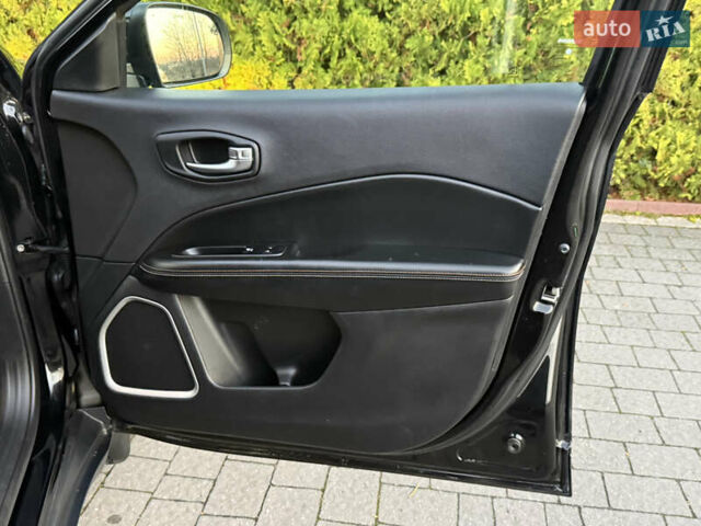 Черный Джип Компас, объемом двигателя 2.4 л и пробегом 174 тыс. км за 15700 $, фото 31 на Automoto.ua