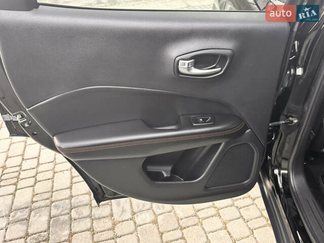 Черный Джип Компас, объемом двигателя 2.36 л и пробегом 82 тыс. км за 17499 $, фото 21 на Automoto.ua