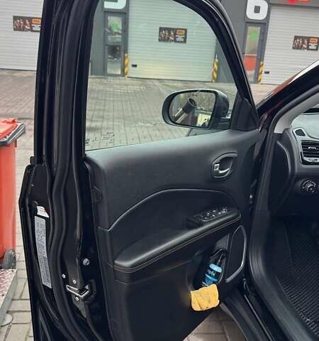 Черный Джип Компас, объемом двигателя 2.36 л и пробегом 76 тыс. км за 17700 $, фото 3 на Automoto.ua