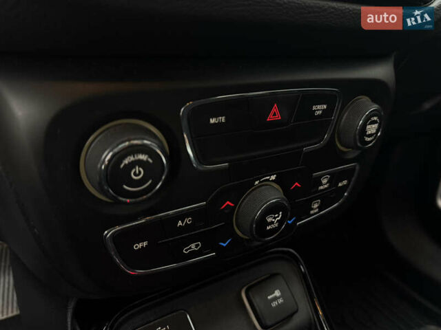 Черный Джип Компас, объемом двигателя 2.4 л и пробегом 123 тыс. км за 14900 $, фото 13 на Automoto.ua