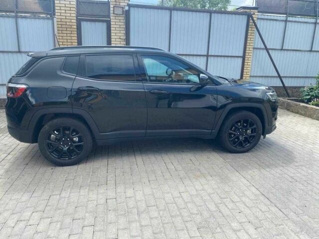 Чорний Джип Compass, об'ємом двигуна 2.4 л та пробігом 84 тис. км за 14000 $, фото 1 на Automoto.ua