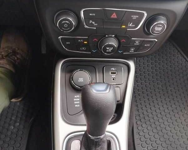 Черный Джип Компас, объемом двигателя 0 л и пробегом 41 тыс. км за 12000 $, фото 13 на Automoto.ua