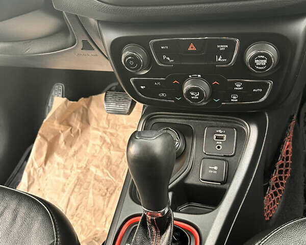 Черный Джип Компас, объемом двигателя 2.36 л и пробегом 82 тыс. км за 17499 $, фото 27 на Automoto.ua