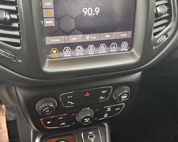 Черный Джип Компас, объемом двигателя 2.36 л и пробегом 82 тыс. км за 17499 $, фото 23 на Automoto.ua