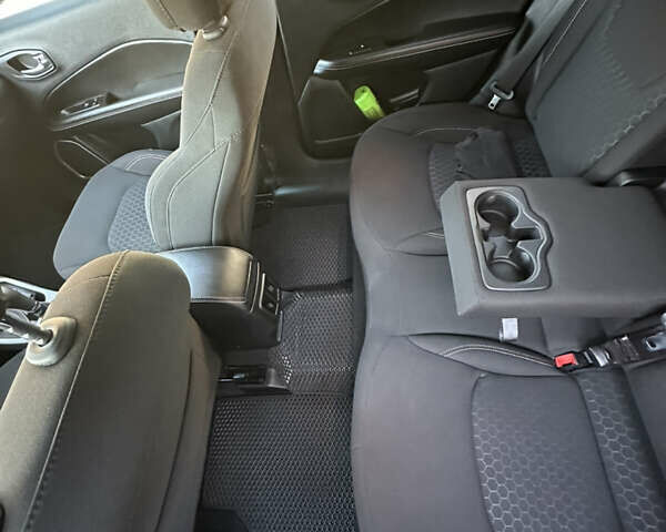 Джип Compass 2020 у Івано-Франківську на Automoto.ua Чорний Джип Compass, об'ємом двигуна 2.4 л та пробігом 41 тис. км за 16600 $, фото 13 на Automoto.ua