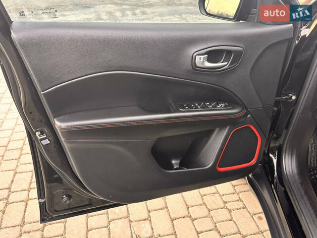 Черный Джип Компас, объемом двигателя 2.36 л и пробегом 82 тыс. км за 17499 $, фото 14 на Automoto.ua