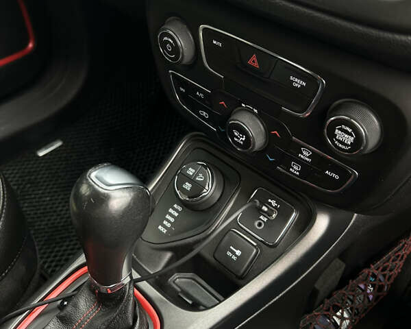 Черный Джип Компас, объемом двигателя 2.36 л и пробегом 151 тыс. км за 14850 $, фото 22 на Automoto.ua