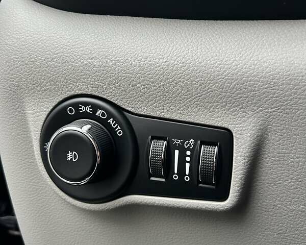 Черный Джип Компас, объемом двигателя 2.36 л и пробегом 39 тыс. км за 18700 $, фото 26 на Automoto.ua