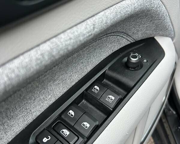 Черный Джип Компас, объемом двигателя 2.36 л и пробегом 39 тыс. км за 18700 $, фото 25 на Automoto.ua