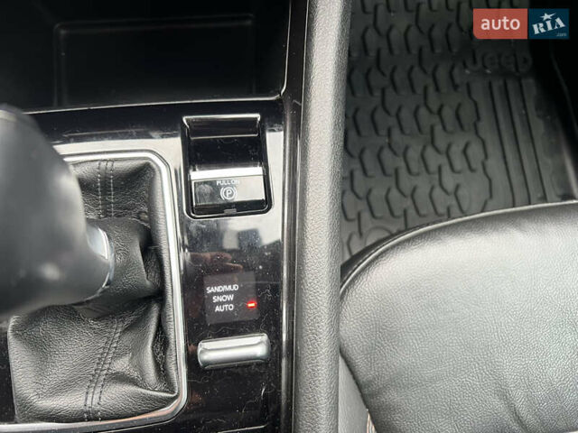 Черный Джип Компас, объемом двигателя 2.4 л и пробегом 38 тыс. км за 21500 $, фото 14 на Automoto.ua