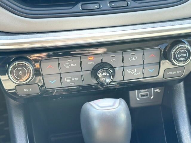 Чорний Джип Compass, об'ємом двигуна 2.4 л та пробігом 59 тис. км за 18700 $, фото 7 на Automoto.ua